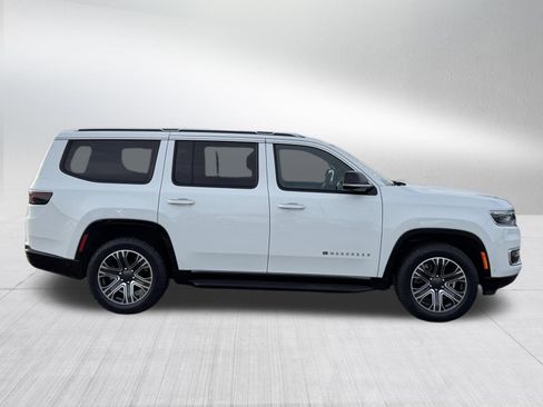 Used 2023 Jeep Wagoneer w/ Premium Group I image 8