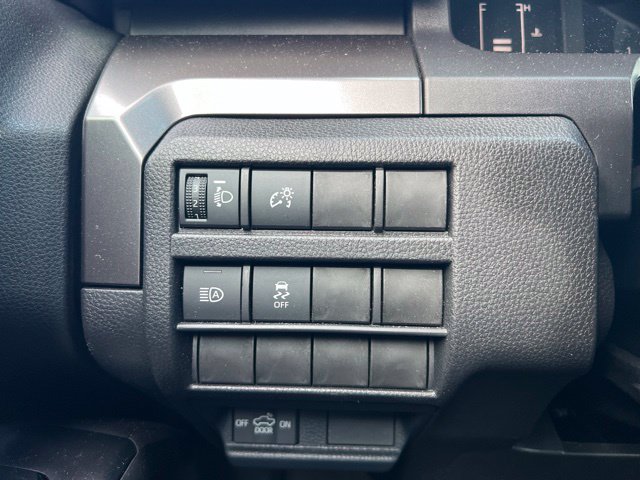 Used 2025 Toyota Tacoma SR5 AWD/4WD image 21