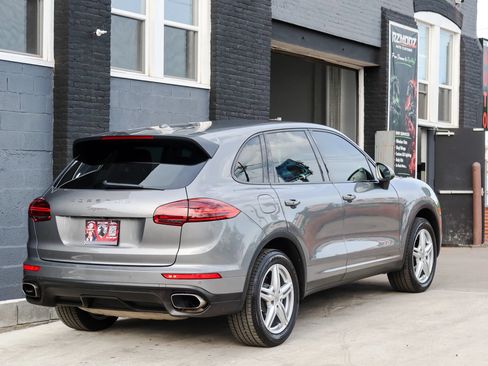 Used 2016 Porsche Cayenne S w/ Premium Package AWD/4WD image 4