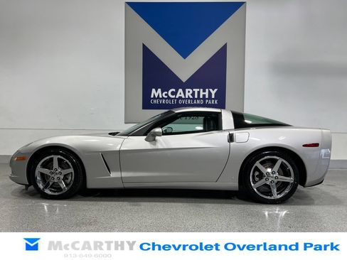 Used 2007 Chevrolet Corvette Coupe w/ Preferred Equipment Group RWD image 8