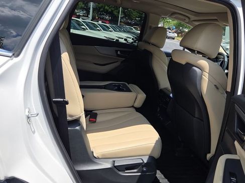 Used 2024 Acura MDX SH-AWD w/ Technology Package image 15