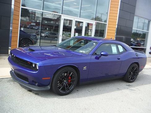 Certified 2022 Dodge Challenger R/T Scat Pack RWD image 1