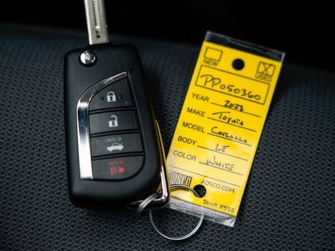 Used 2023 Toyota Corolla LE image 34