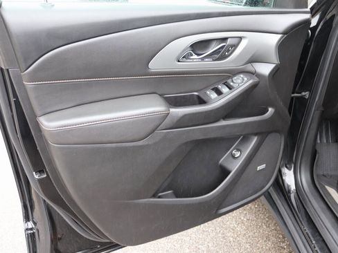 Used 2020 Chevrolet Traverse RS image 25