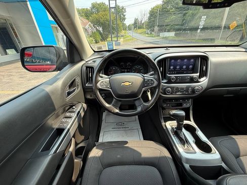 Used 2021 Chevrolet Colorado LT w/ LT Convenience Package AWD/4WD image 39