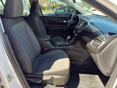 Used 2022 Chevrolet Equinox LT AWD/4WD image 38