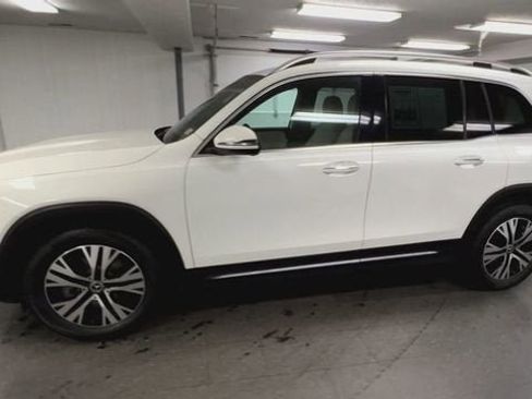 Used 2024 Mercedes-Benz GLB 250 4MATIC image 4