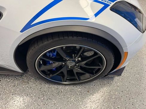 Used 2018 Chevrolet Corvette Z06 w/ Carbon 65 Edition RWD image 28