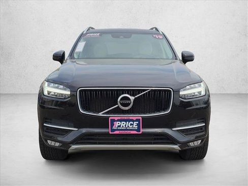 Used 2019 Volvo XC90 T5 Momentum w/ Multimedia Package AWD/4WD image 2