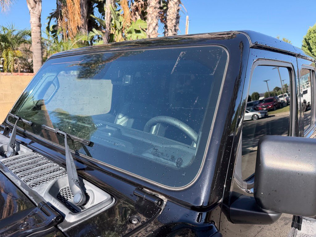 Used 2024 Jeep Wrangler Unlimited Sahara w/ Technology Group AWD/4WD image 9