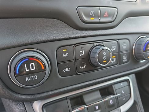 Used 2023 GMC Terrain SLE w/ Driver Convenience Package image 16