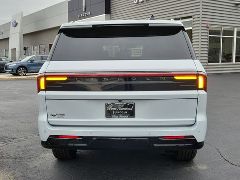 New 2025 Lincoln Navigator L Reserve image 5