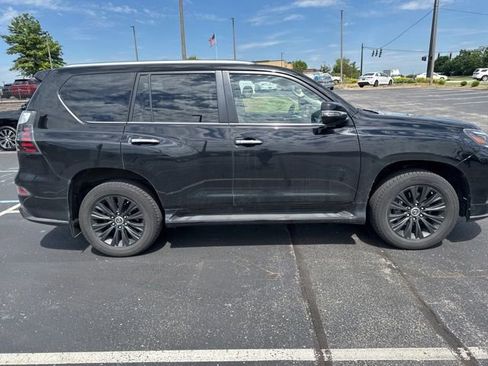 Used 2023 Lexus GX 460 Premium w/ Accessory Package AWD/4WD image 2