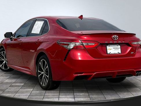 Used 2019 Toyota Camry SE FWD image 13