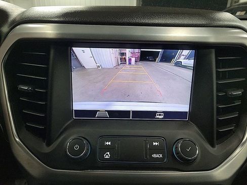 Used 2023 GMC Acadia SLE w/ Driver Convenience Package image 9