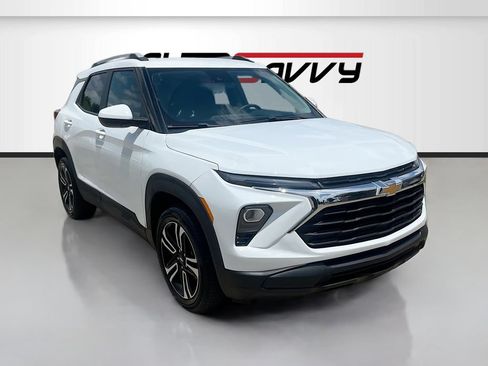 Used 2024 Chevrolet TrailBlazer LT w/ LT Cold Weather Package FWD image 1