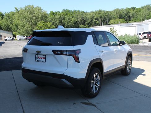 New 2026 Chevrolet Equinox LT FWD image 4