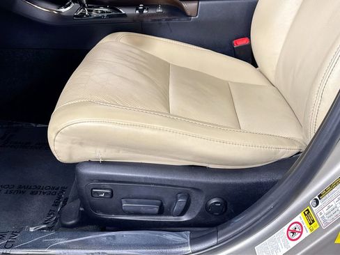 Used 2013 Toyota Avalon Limited image 23