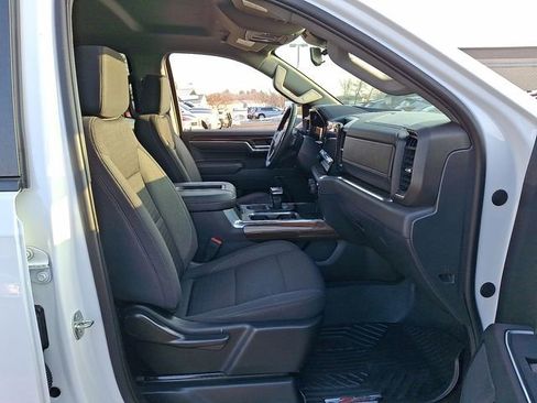 Used 2022 Chevrolet Silverado 1500 RST image 25