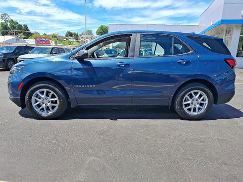 Used 2024 Chevrolet Equinox LS AWD/4WD image 2