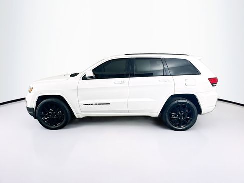Used 2021 Jeep Grand Cherokee Laredo X AWD/4WD image 4