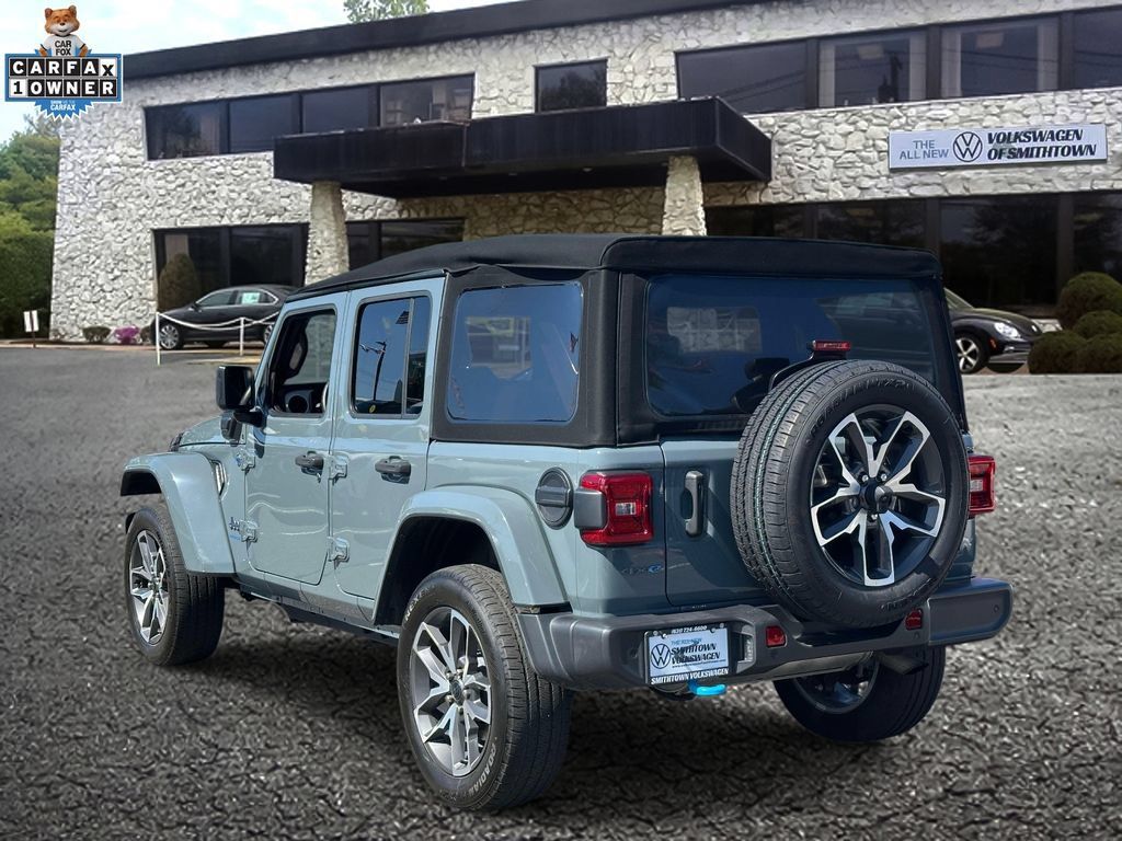 Used 2024 Jeep Wrangler Unlimited w/ Convenience Group AWD/4WD image 5