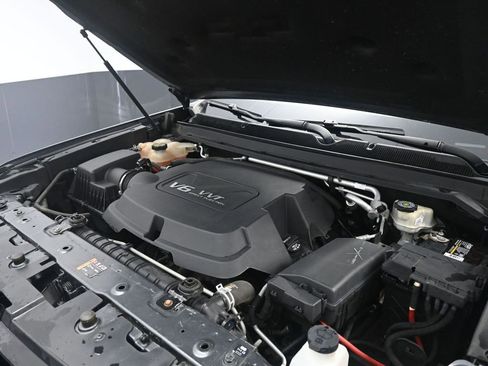 Used 2016 Chevrolet Colorado Z71 image 11