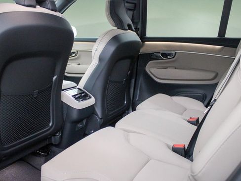 New 2026 Volvo XC90 B5 Core w/ Protection Package Premier AWD/4WD image 26