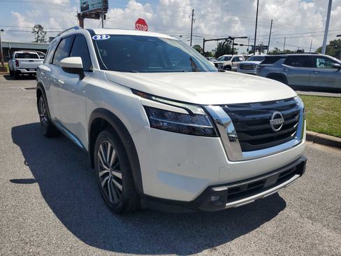 Used 2022 Nissan Pathfinder Platinum AWD/4WD image 8