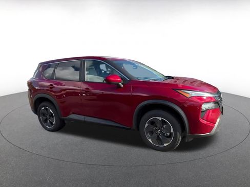 Used 2025 Nissan Rogue SV AWD/4WD image 2