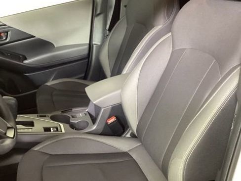 Used 2025 Subaru Crosstrek 2.0i Premium w/ Convenience Package #2 image 11