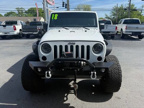 Used 2018 Jeep Wrangler Unlimited Sport w/ Connectivity Group AWD/4WD image 9