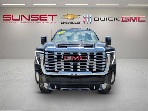 Certified 2024 GMC Sierra 2500 Denali w/ Denali Reserve Package AWD/4WD image 2