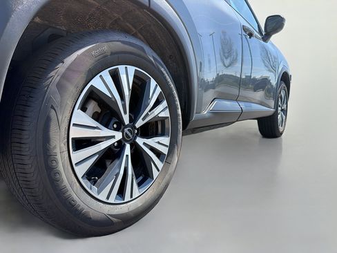 Used 2022 Nissan Rogue SV FWD image 15