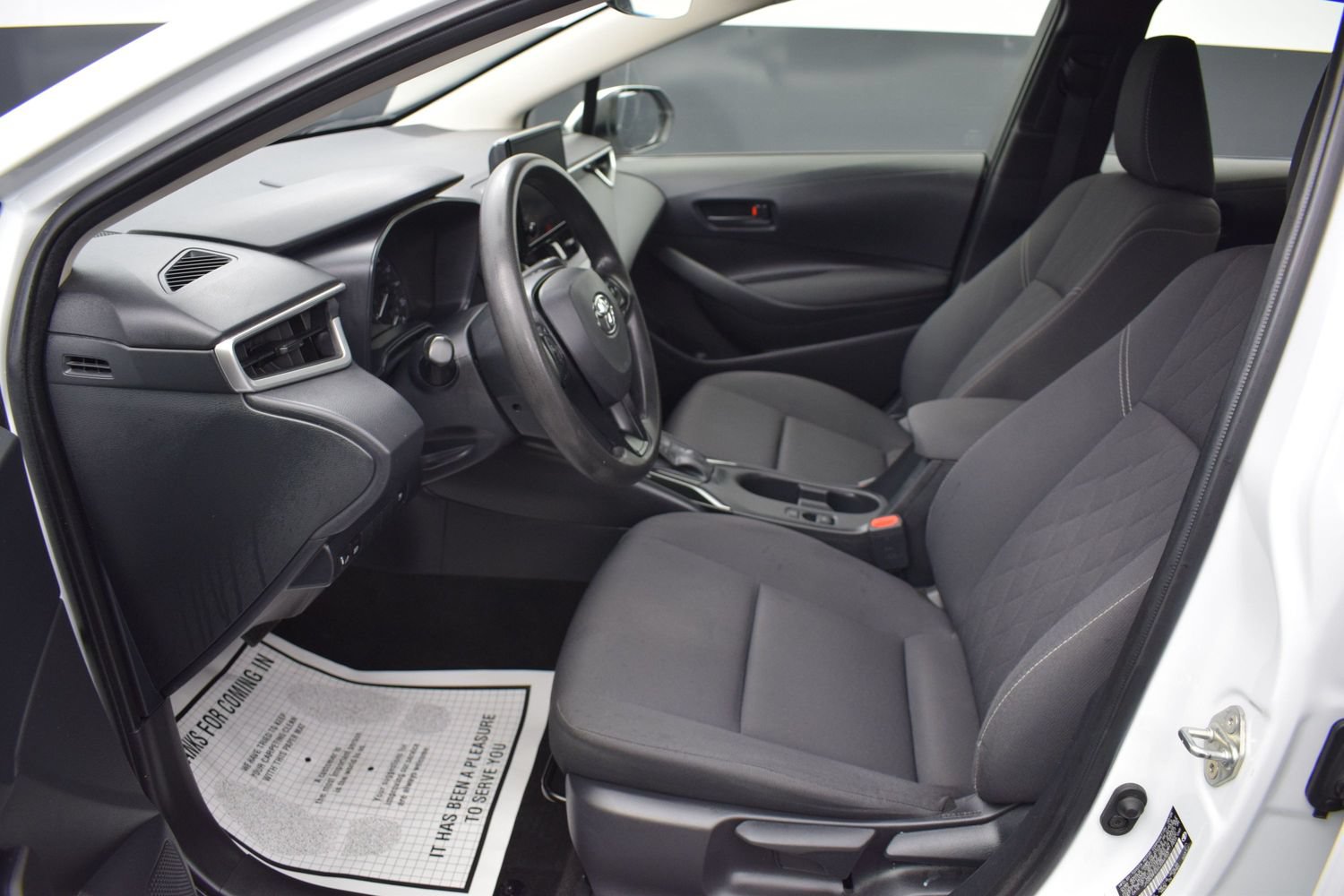 Used 2025 Toyota Corolla LE FWD image 15
