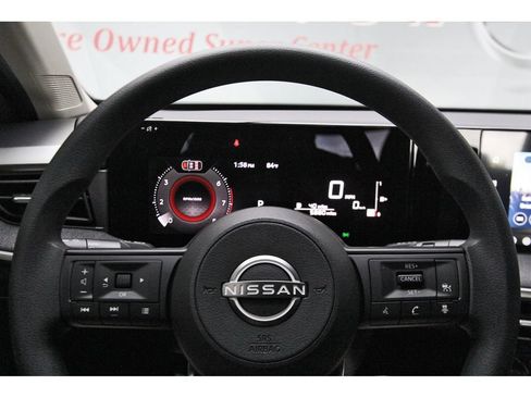 Used 2026 Nissan Kicks SV w/ SV Premium Package FWD image 15