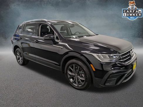 Used 2022 Volkswagen Tiguan SE image 3