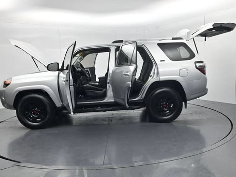 Used 2023 Toyota 4Runner SR5 AWD/4WD image 63