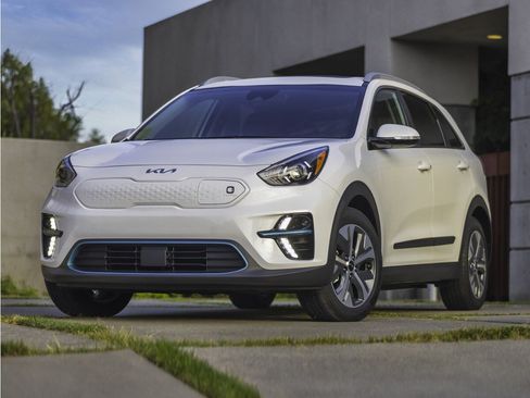 Used 2022 Kia Niro EX Premium w/ Cold Weather Package FWD image 1