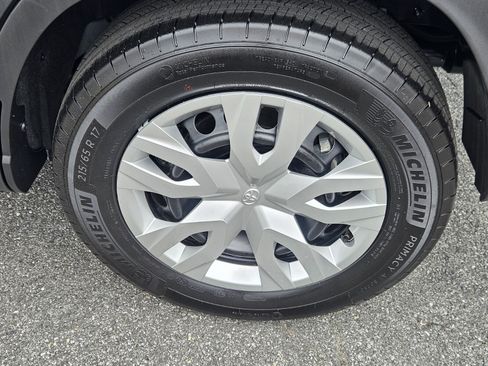 Certified 2026 Toyota Corolla Cross L FWD image 9