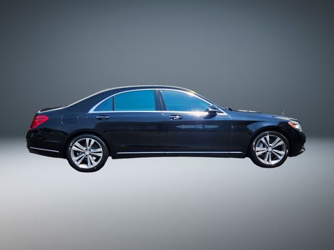 Used 2015 Mercedes-Benz S 550 4MATIC Sedan image 2