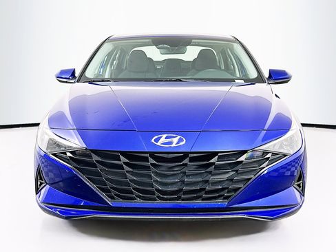Used 2023 Hyundai Elantra SEL FWD image 2