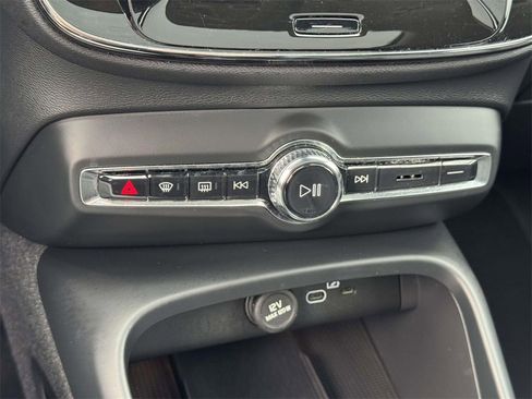Certified 2023 Volvo XC40 B5 Plus w/ Driver Assist Package image 28