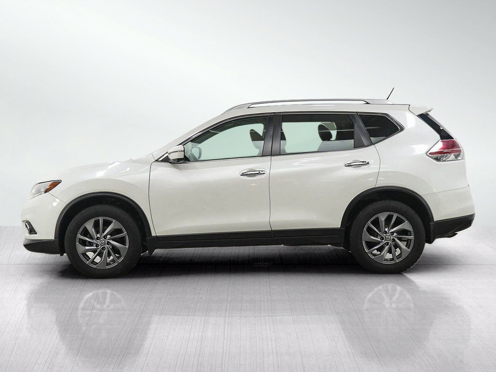 Used 2016 Nissan Rogue SL w/ SL Premium Package AWD/4WD image 2