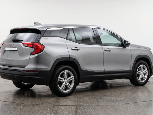 Used 2024 GMC Terrain SLE FWD image 11