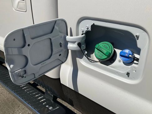 Used 2015 Ford F250 King Ranch w/ King Ranch w/Chrome Package image 14