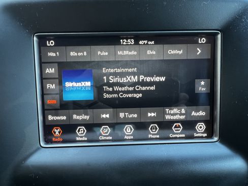 Used 2019 Jeep Grand Cherokee Laredo image 23