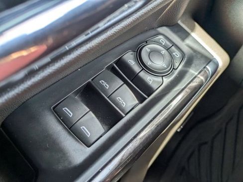 Used 2021 Chevrolet Silverado 1500 LTZ w/ LTZ Premium Package AWD/4WD image 27