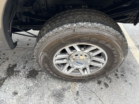 Used 2017 Ford F250 Lariat w/ Lariat Value Package image 12