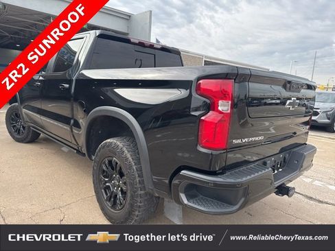 Used 2023 Chevrolet Silverado 1500 ZR2 w/ Technology Package image 8